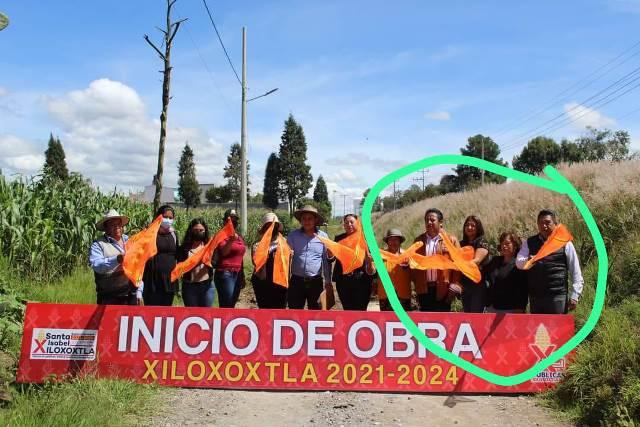 Trio de regidores de Xiloxoxtla presumen protección y se dan vida de ricos
