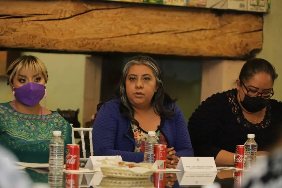 Dialogó Lorena Cuéllar con organizaciones y colectivos feministas