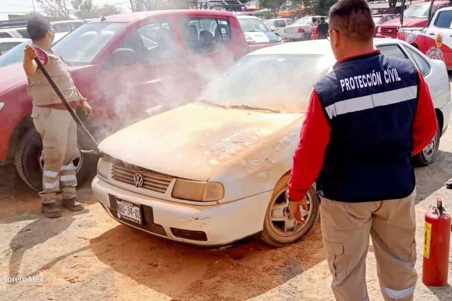 Evita Protección Civil de Huamantla incidente por fuego en el estacionamiento del Lienzo Charro