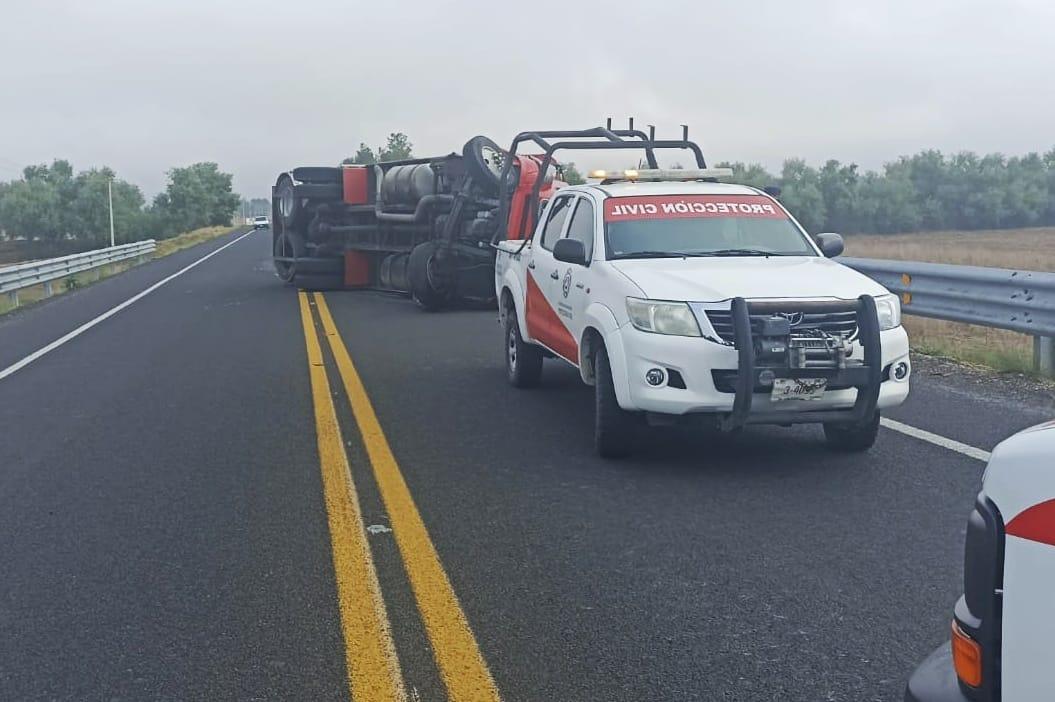 Atiende Protección Civil de Huamantla accidente vehicular en el Carmen Xalpatlahuaya 