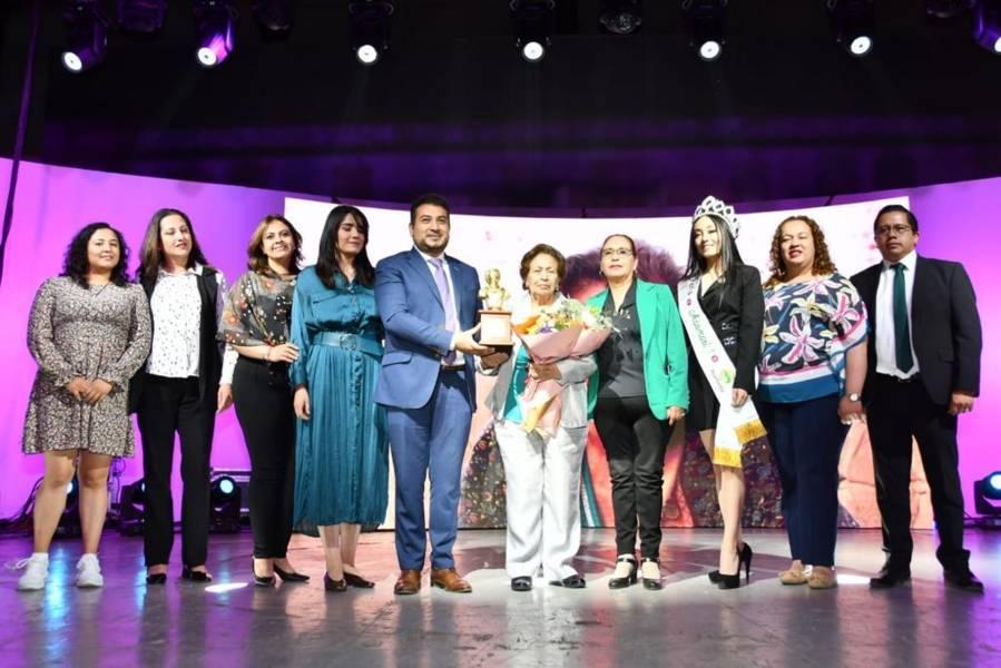 Con el premio “Paulina Maraver” Huamantla reconoce la trayectoria de todas las mujeres: Salvador Santos Cedillo