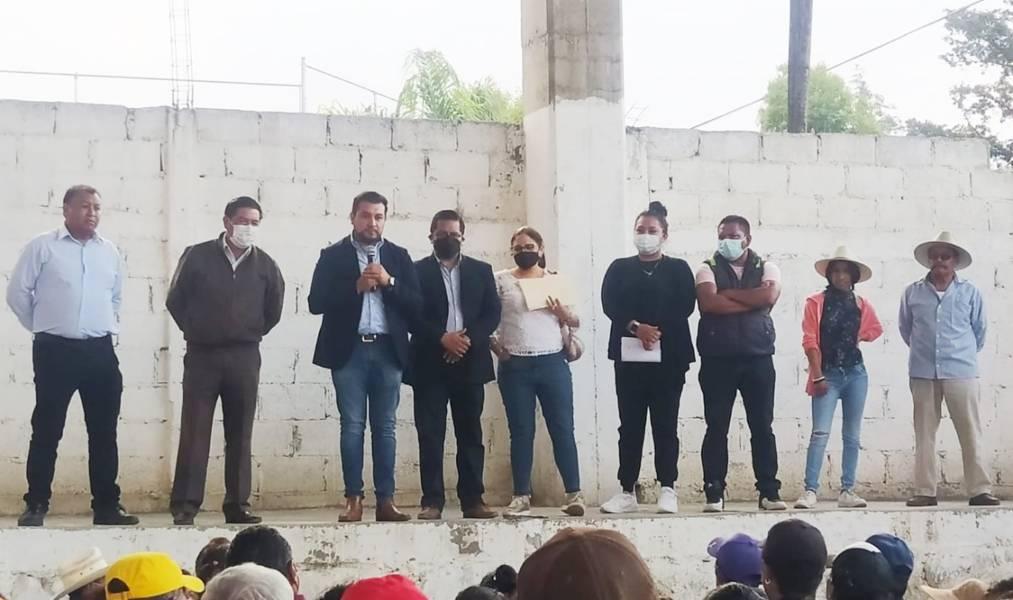 Atiende Santos Cedillo desabasto de agua potable en la comunidad de Zaragoza