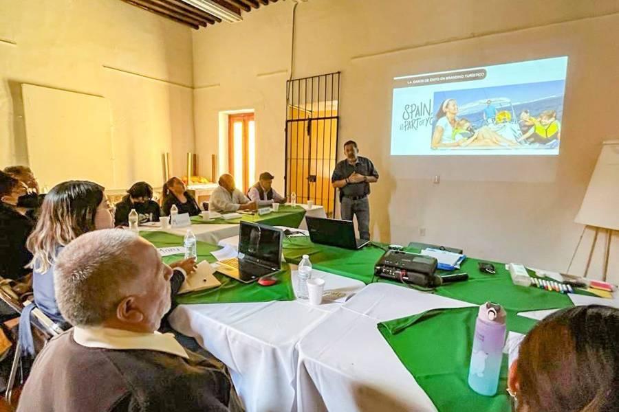 Presenta Ayuntamiento de Huamantla agenda de cursos para prestadores de servicios turísticos