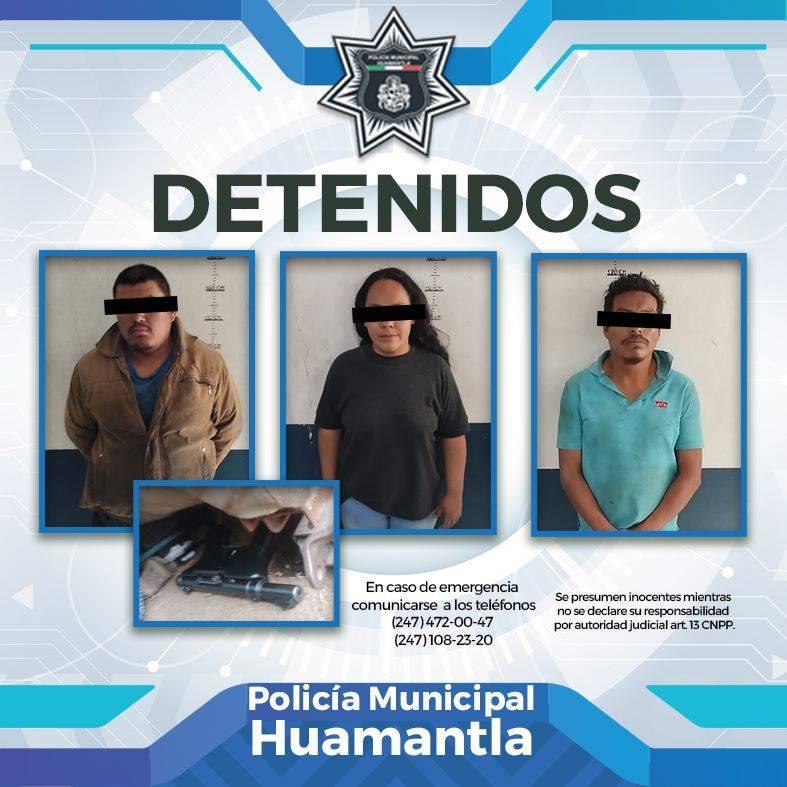 Arresta policía de Huamantla a tres personas a quienes se les detectó un arma de fuego