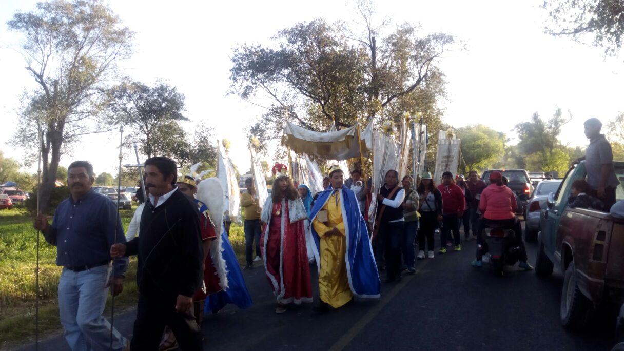 Viven tradición religiosa de los Reyes Magos en Tetlatlahuca