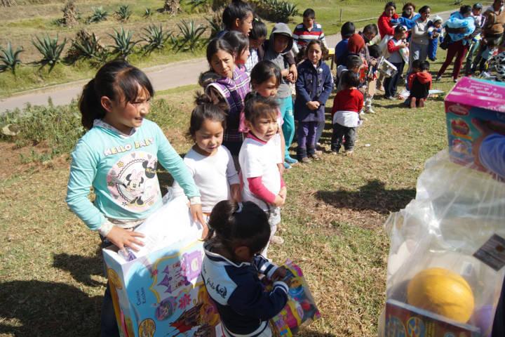 El juguetón Azteca llego a dar felicidad a cientos de niños del municipio: RMFA