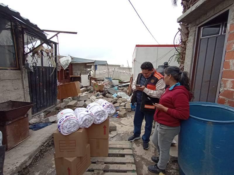 Entrega coordinación estatal de Protección Civil apoyos a familias afectadas por granizada