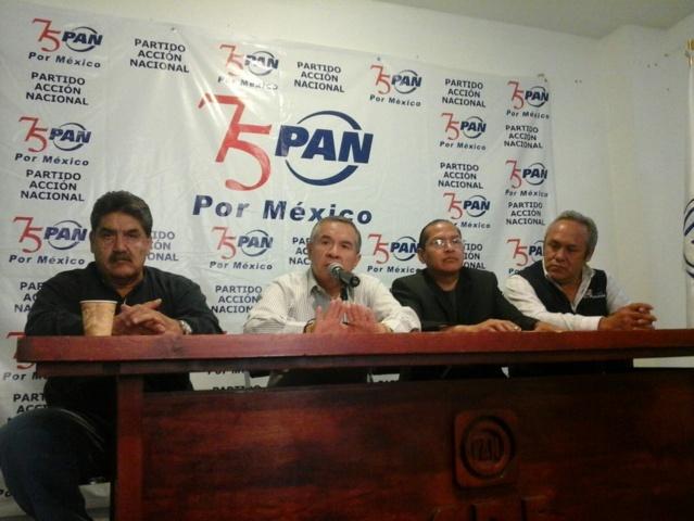 Va PAN Tlaxcala por 32 mil firmas para consulta nacional sobre el mini salario