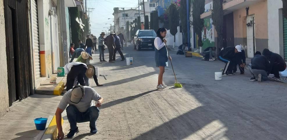 Realizan mantenimiento a diferentes calles en San Pablo del Monte