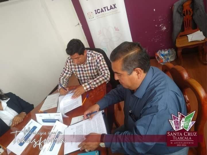 Firman convenio de capacitación entre H. Ayuntamiento de Santa Cruz Tlaxcala e ICATLAX
