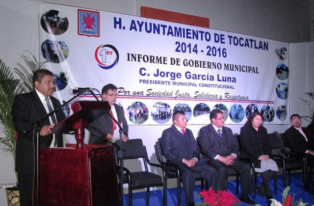 Jorge García Luna, alcalde de Tocatlán rindió su primer informe de gobierno