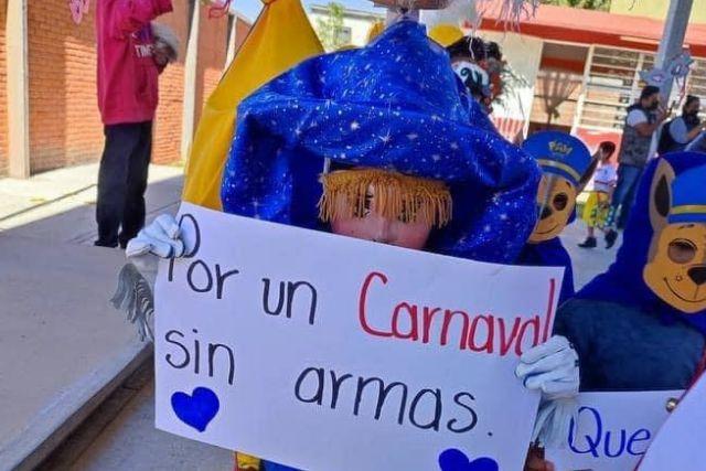 Niños de Tenancingo exigen carnaval sin armas, ni violencia  