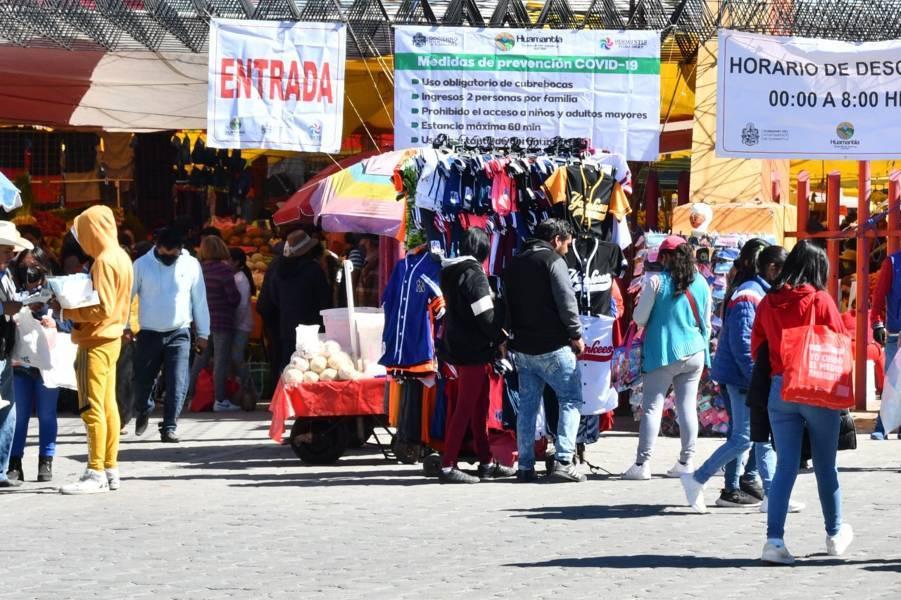 Aplica Ayuntamiento de Huamantla medidas preventivas en el tianguis ante Covid-19