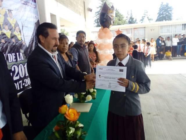 Asiste Pérez Manoatl, como padrino de generación de la primaria “Emiliano Zapata”