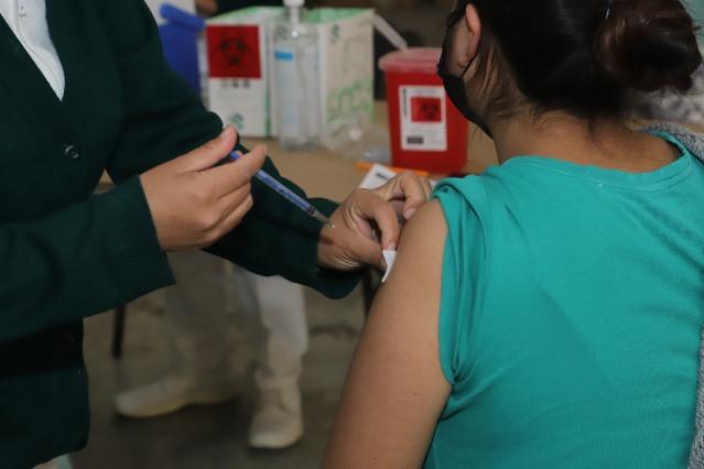 Buena la respuesta de vacunación contra Covid en plazas comerciales