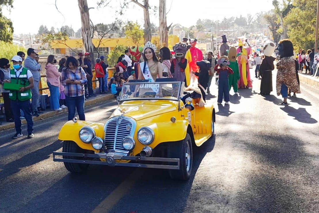 Huamantla deleita con su participación en el desfile de Carnaval de Totolac 