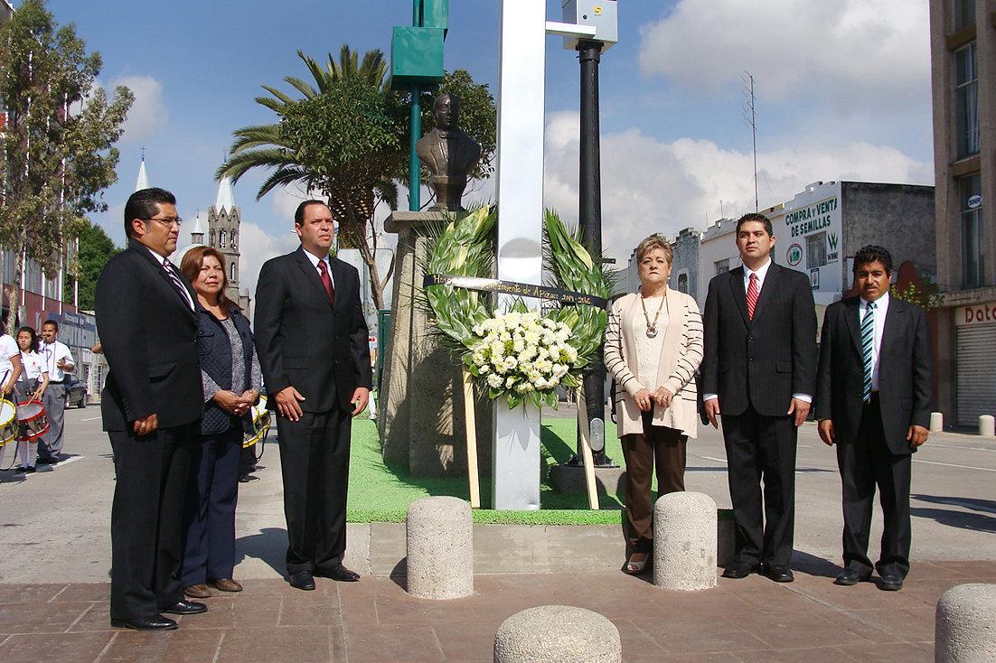Conmemora el Ayuntamiento de Apizaco el aniversario del natalicio de Benito Juárez