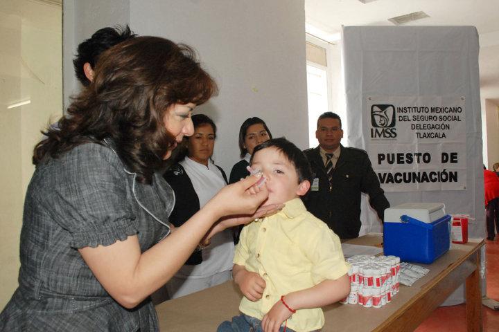 Promueve el DIF esquema de vacunación en menores de 5 años