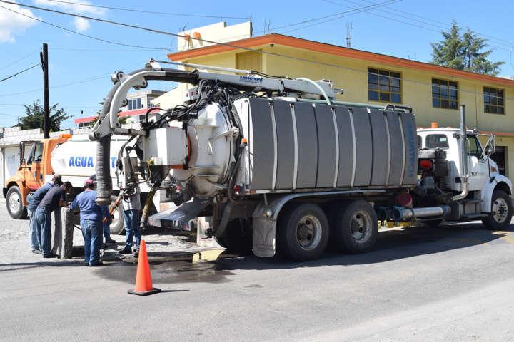 Con apoyo de la SECODUVI desazolvan red de drenaje en Panotla
