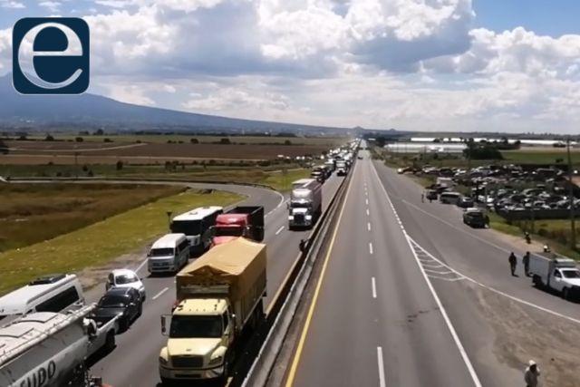 Incapacidad de la PGJE provoca bloqueo de la carretera México-Veracruz