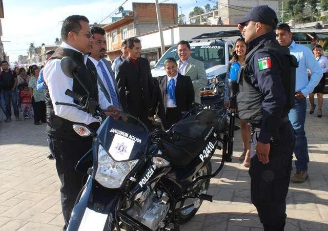 Adquiere alcalde de Tepetitla patrullas para reforzar la seguridad pública