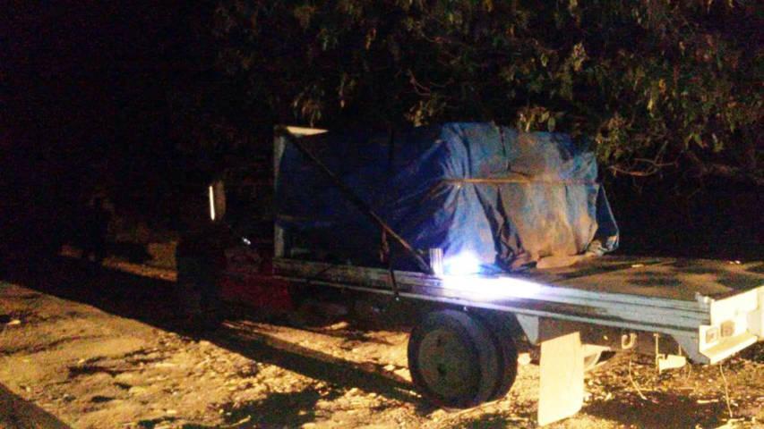 Aseguran dos  camionetas con bidones e hidrocarburo ilegal en Calpulalpan