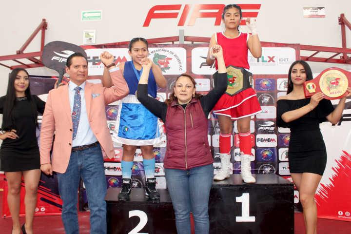 Premia Luis Antonio Herrera a ganadores de Torneo de Box Infantil
