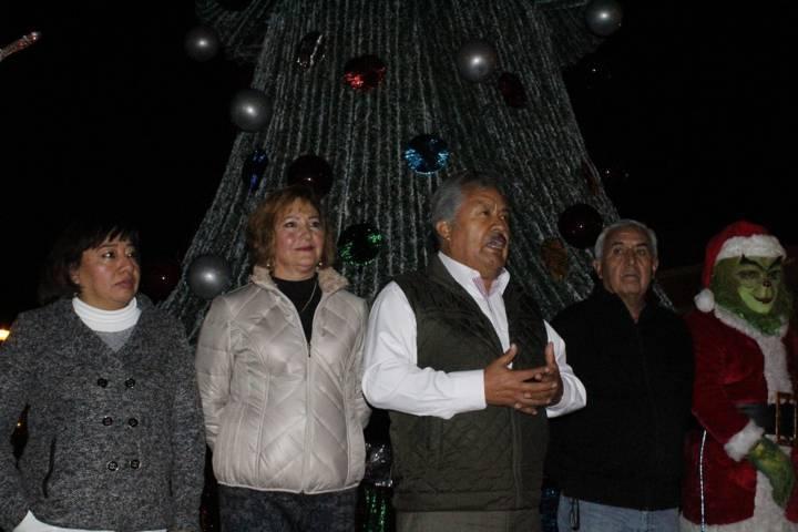 Con el encendido del Árbol de Navidad sirva para que reflexionemos: alcalde