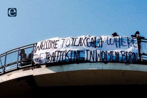 Regresaron, grupo de feministas se manifiesta frente a Palacio de Gobierno  