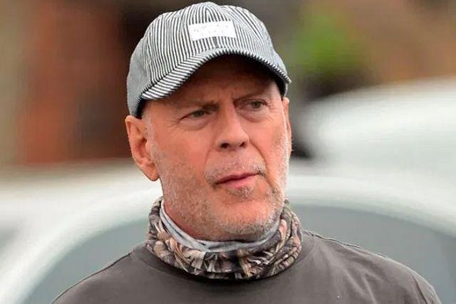 Bruce Willis fue echado de una tienda por negarse a usar cubrebocas