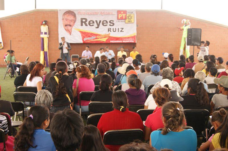 Reyes Ruiz propone solucionar el problema del hundimiento de calles en Apizaco