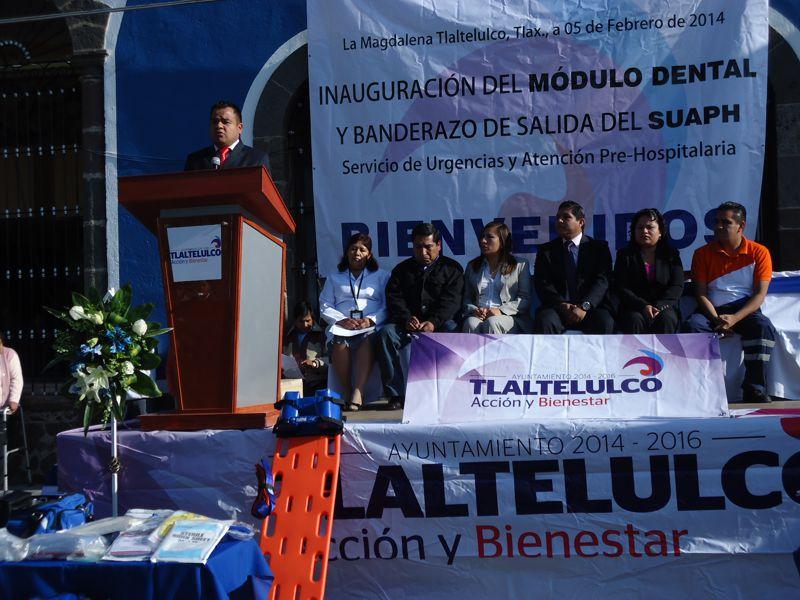 Contribuye Ángelo Gutiérrez con uniformes a paramédicos del SUAPH en Tlaltelulco
