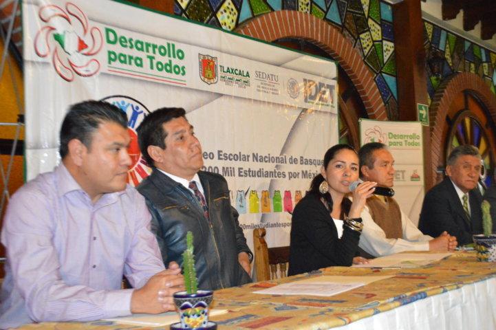 Presentan la convocatoria de basquetbol “200 mil estudiantes” en Tlaxcala