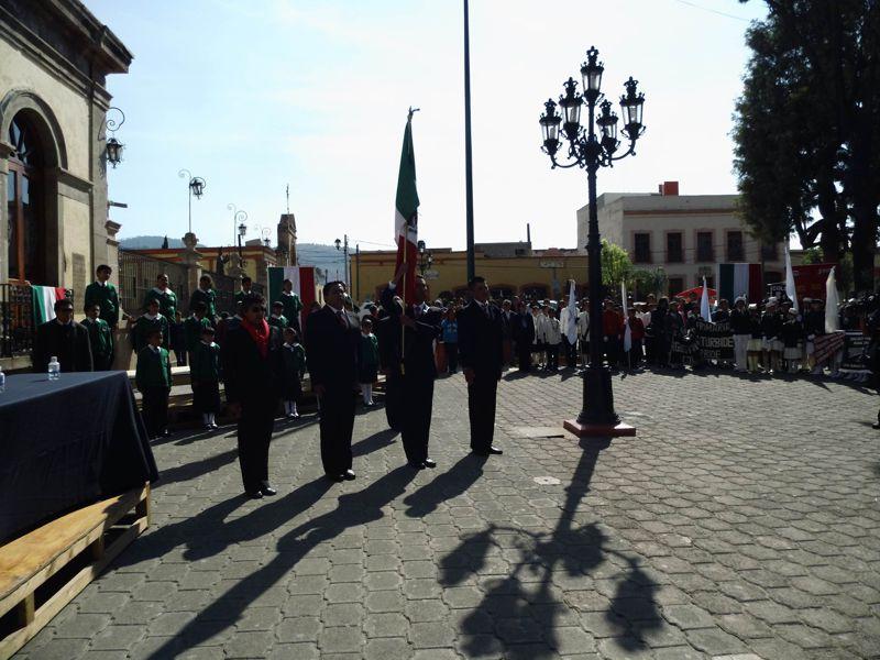 Desfile de Banderas en Tlaxco