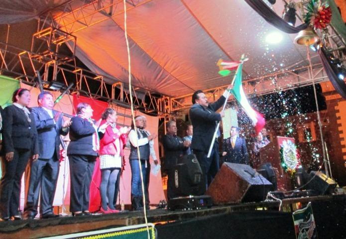Da alcalde Felipe Morales Morales el Grito de Independencia en Yauhquemehcan
