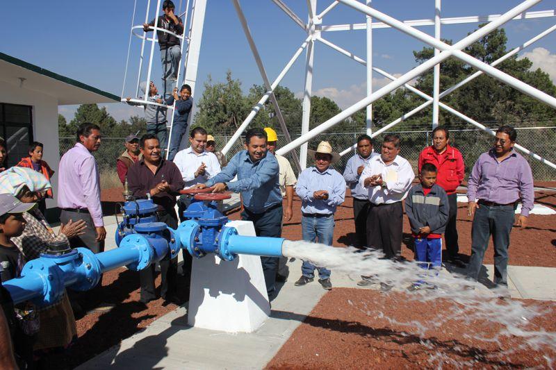 Inaugura Ángel Meneses pozos de agua en las comunidades de Xochiteotla y Muñoztla