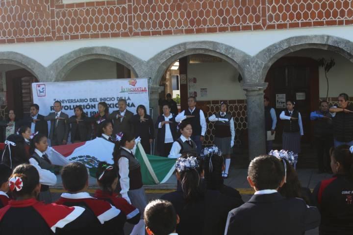 Alcalde encabezó desfile del CVII Aniversario de la Revolución Mexicana