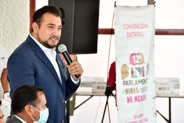Santos Cedillo reconoce participación en  12º Parlamento Infantil