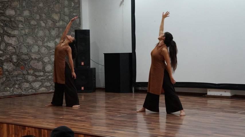 Compañia experimental de danza contemporanea CEDAC-LOTO se presenta en San Pablo del Monte