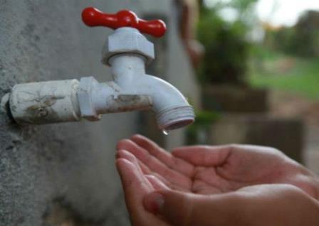 Familias se quedan sin agua por capricho de las autoridades de Ixtacuixtla 