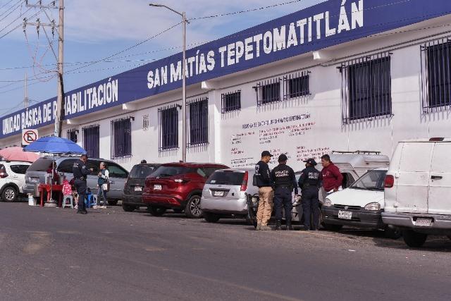 Realizan reordenamiento vehicular y comercial en San Matías Tepetomatitlán
