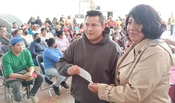 Cien familias de Panotla se beneficiaron con programa de Puertas y Ventanas