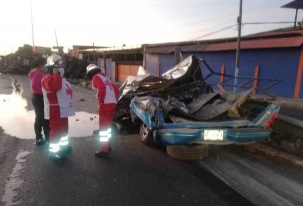 Accidente entre pipa y camioneta deja una persona muerta en Huamantla