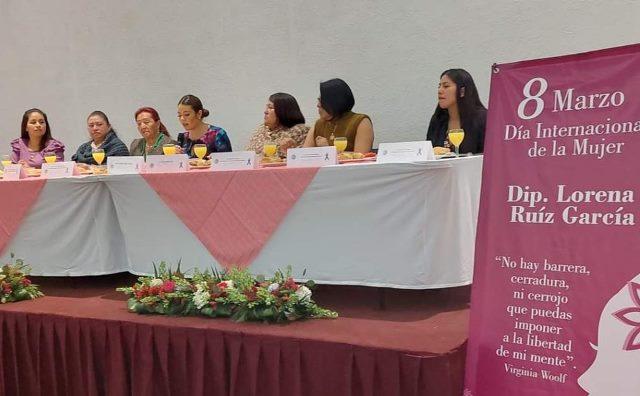 Conmemora Lorena Ruiz con mujeres de Apizaco el 8 de Marzo