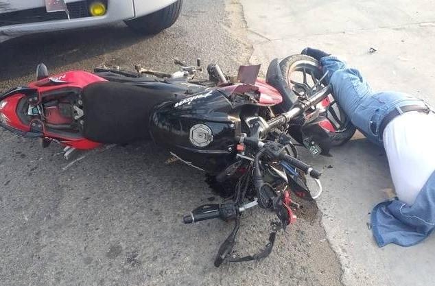 Atropellan a motociclista en San Pablo del Monte; lo reportan estable 