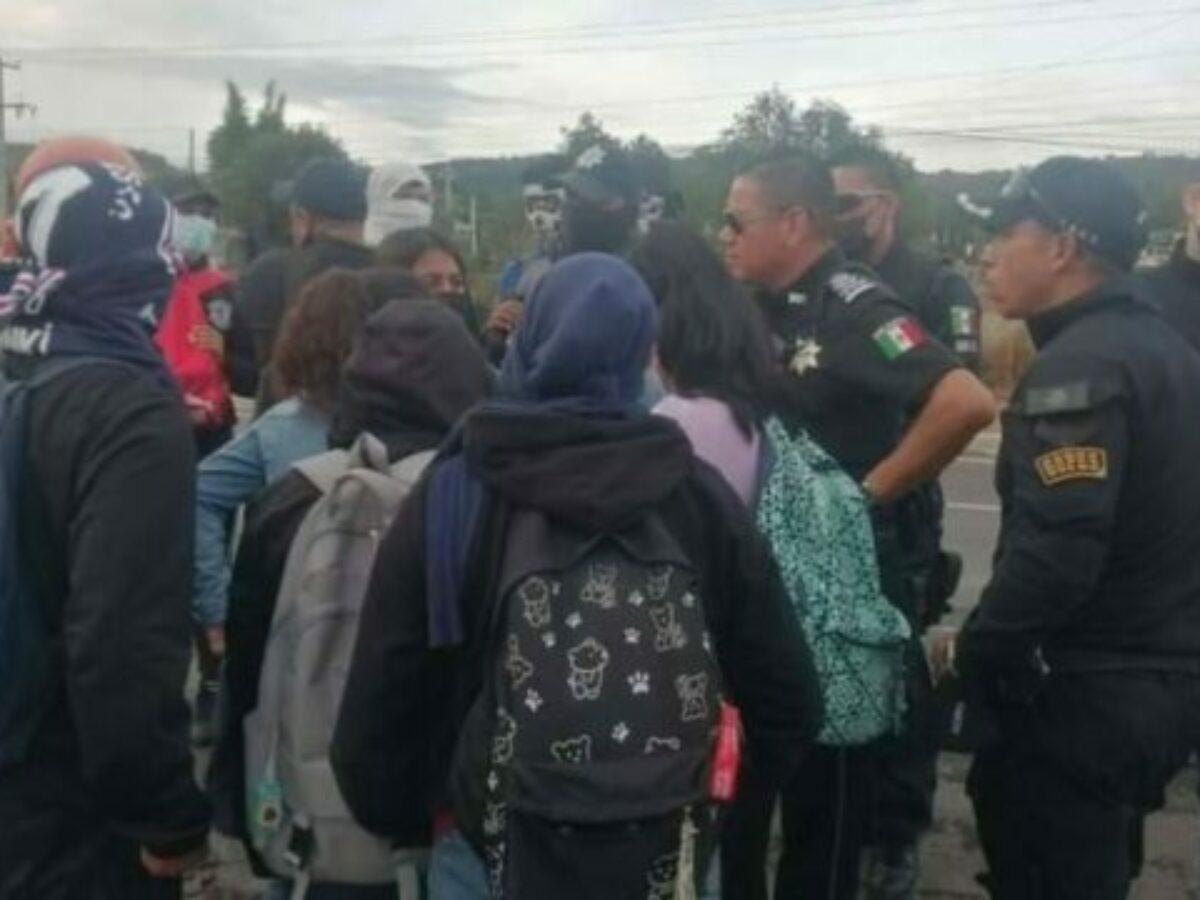 Se preparan normalistas para reanudar protestas y cerrar carreteras en Tlaxcala