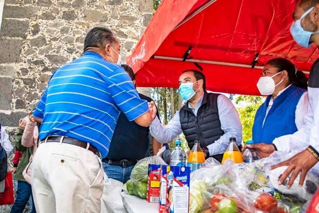 Pablo Badillo gestiona 500 despensas para familias de Apizaquito