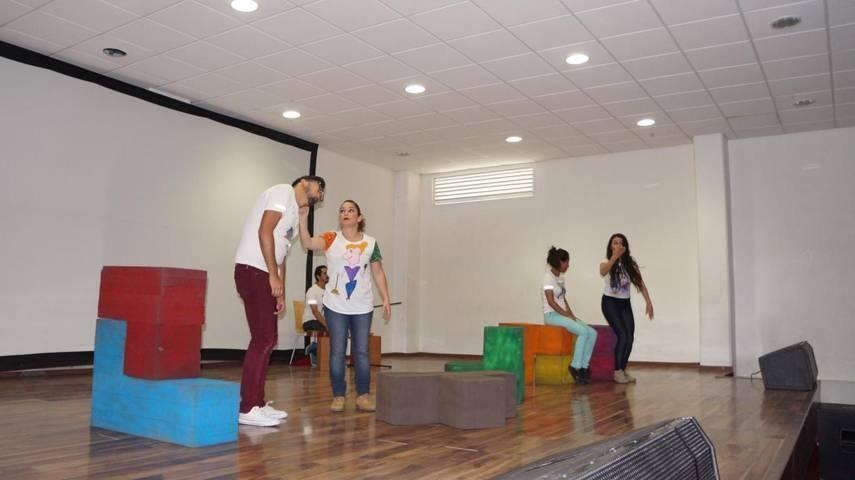 Presentan obra de teatro De niños, Peces y otros Monstruos Lunaticos en San Pablo del Monte