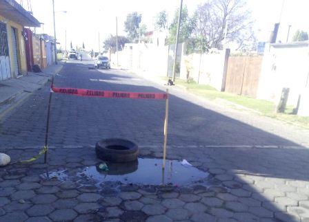 Se quejan vecinos por aguas negras en Zacatelco