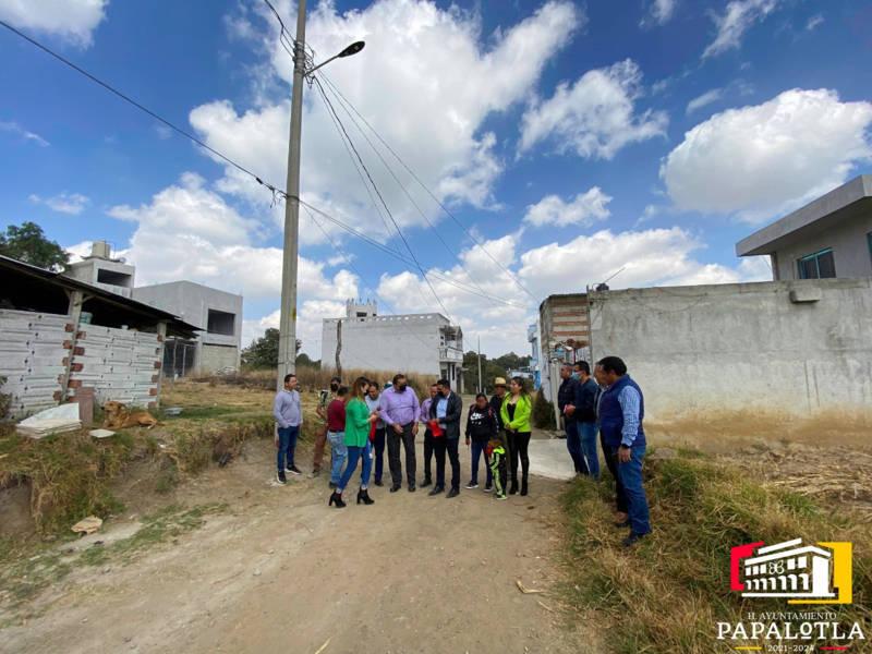 Alcalde de Papalotla entrega dos obras de electrificación en La Trinidad 